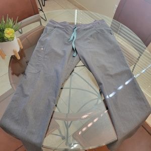 FIGS | Gray Cargo Scrub Pant Large